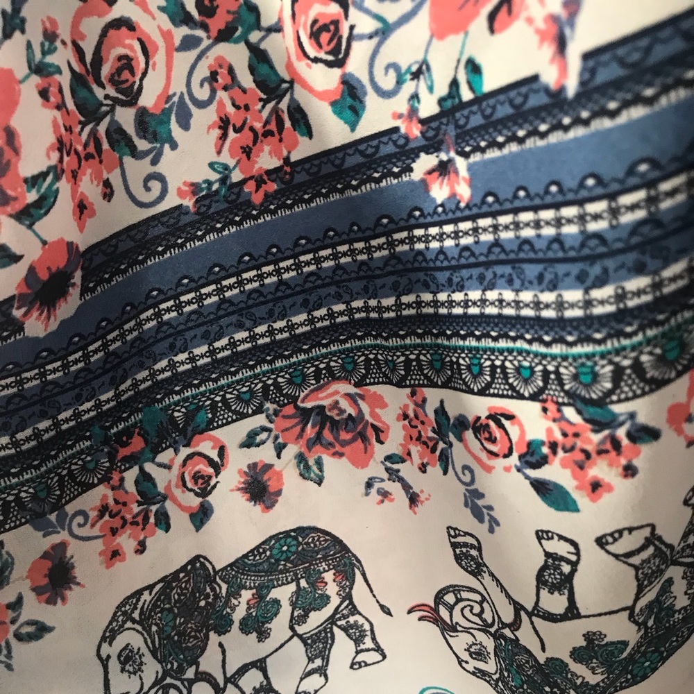 Elephant top - Picture 2 of 4